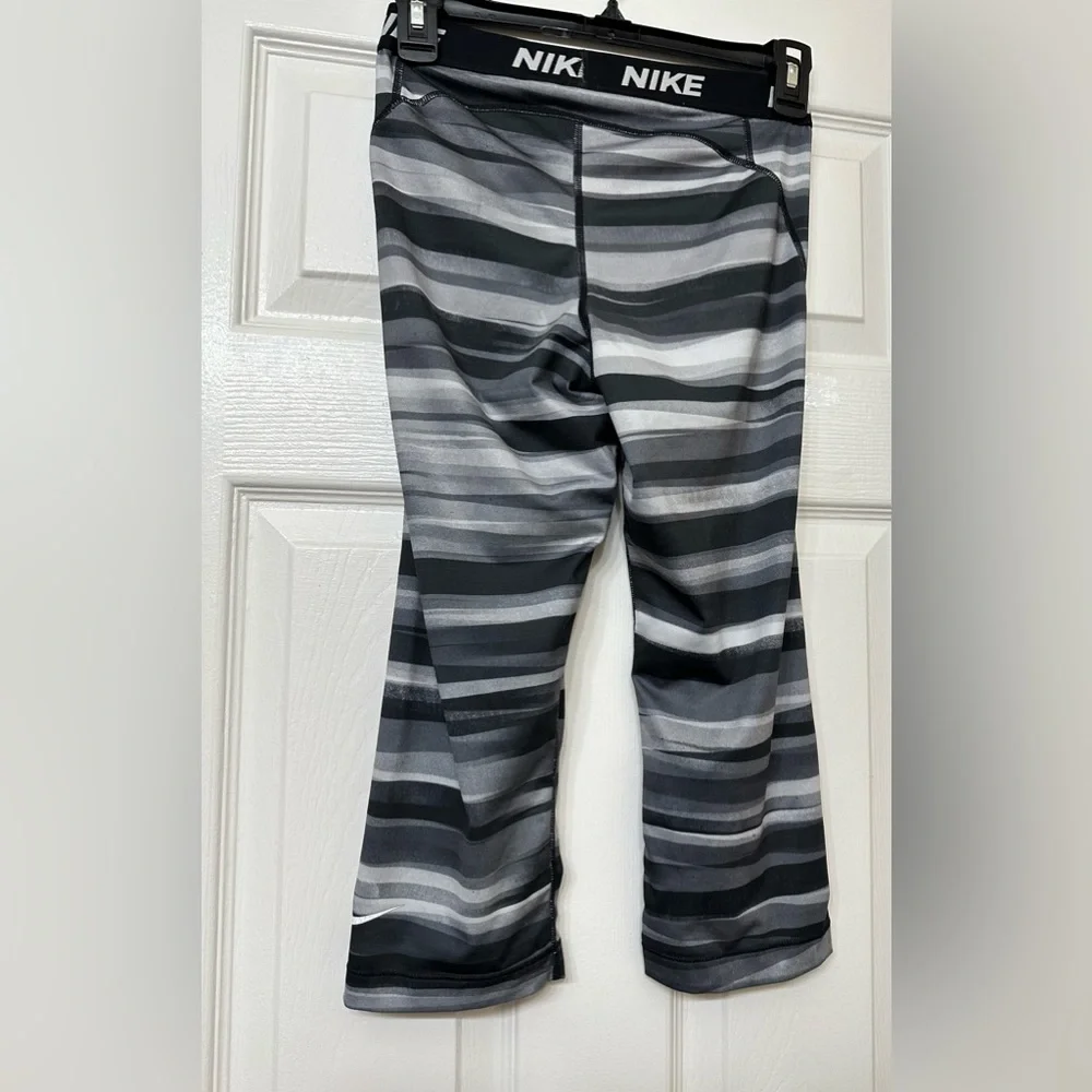 NIKE Pants Gray Stripe Running Workout Leggings Dri Fit Size S - Picture 1 of 5
